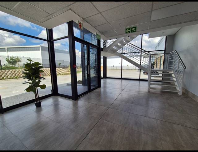 8,315M² WAREHOUSE TO LET IN AIRPORT PARK